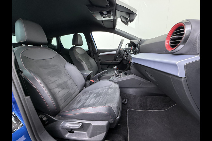 Seat Ibiza 5Drs FR Sport Adap.Cruise Camera Leer/Alcantara Sportstoelen+Verwarmd Lmv 18" Pdc Led Virtual Cockpit Ecc Navi Apple Carplay/And ESP Spoorassist Privacy-glass Sport onderstel  Lmv Isofix DAB Licht-/regensensor Origineel Nederlandse Auto