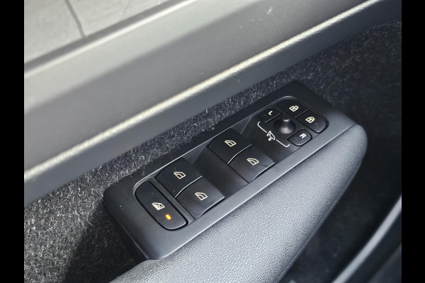 Volvo XC40 1.5 T3 Zeer netjes | Perfect onderhouden | Virtual cockpit | LED | Camera | Adaptive cruise control etc.