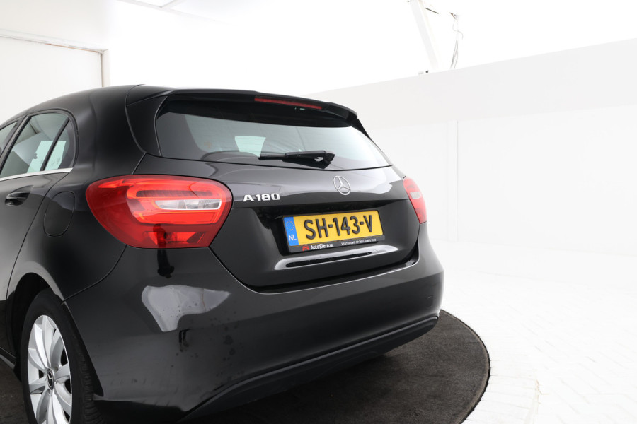 Mercedes-Benz A-Klasse 180 Business Solution Navigatie, Airco,