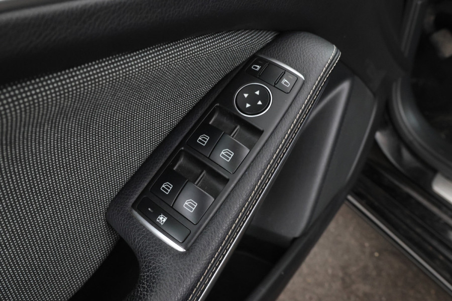 Mercedes-Benz A-Klasse 180 Business Solution Navigatie, Airco,