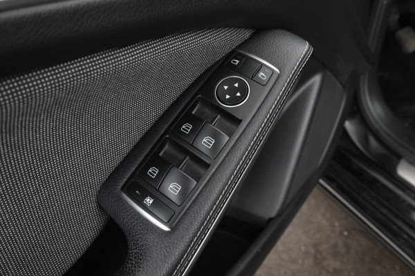 Mercedes-Benz A-Klasse 180 Business Solution Navigatie, Airco,