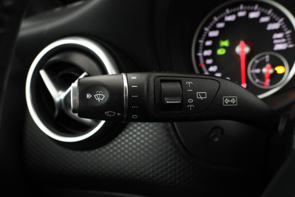 Mercedes-Benz A-Klasse 180 Business Solution Navigatie, Airco,