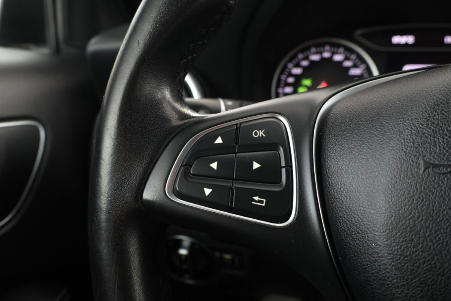 Mercedes-Benz A-Klasse 180 Business Solution Navigatie, Airco,