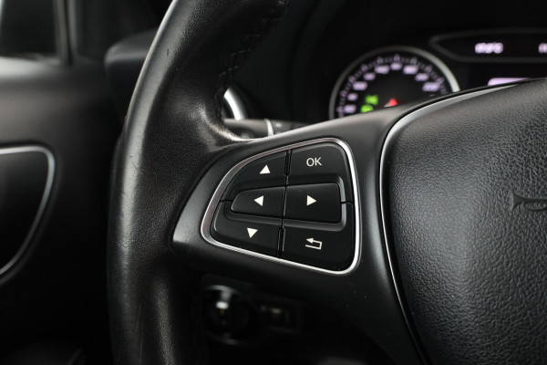 Mercedes-Benz A-Klasse 180 Business Solution Navigatie, Airco,
