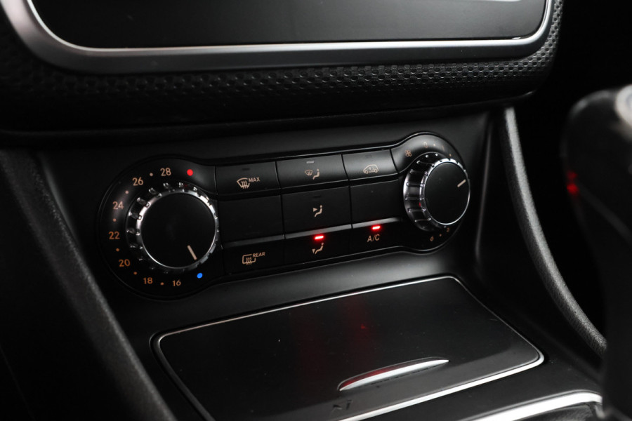 Mercedes-Benz A-Klasse 180 Business Solution Navigatie, Airco,
