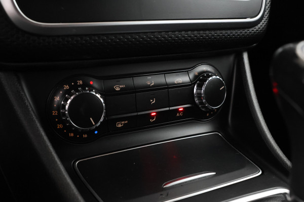Mercedes-Benz A-Klasse 180 Business Solution Navigatie, Airco,