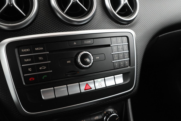 Mercedes-Benz A-Klasse 180 Business Solution Navigatie, Airco,