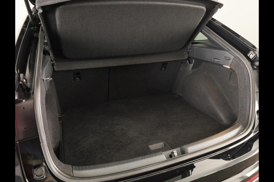 Volkswagen Taigo 1.0 TSI R-Line 115PK DSG | Navigatie via app | Matrix koplampen | Keyless entry | Stoelverwarming |