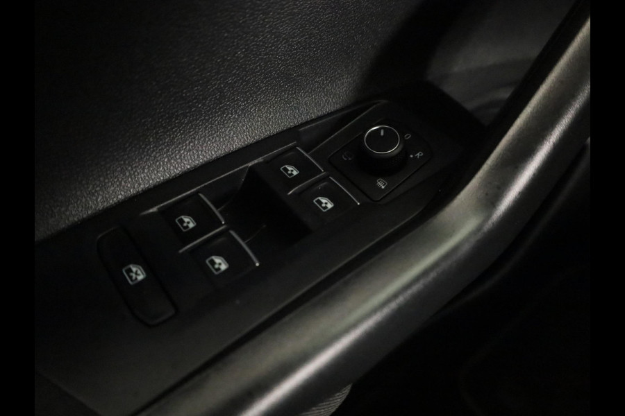 Volkswagen Taigo 1.0 TSI R-Line 115PK DSG | Navigatie via app | Matrix koplampen | Keyless entry | Stoelverwarming |