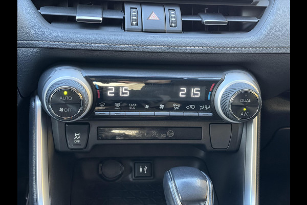 Toyota RAV4 2.5 Hybrid First Edition | 218pk | BLIS | 360° Camera | Elek. Kofferklep | Adaptive Cruise |
