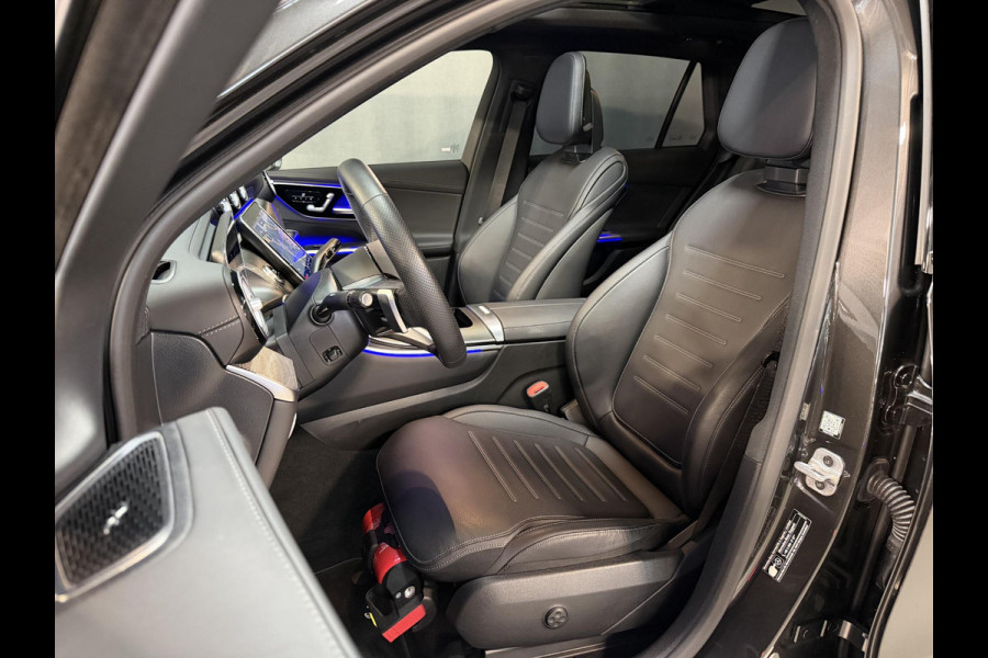 Mercedes-Benz GLC 300e 4MATIC AMG Line 20"/Trekhaak/Panoramadak/Burmester/Adaptieve cruise/Leder + memory/Stuur + stoelverwarming/360 camera/Head-up/Dodehoek/Sfeerverlichting