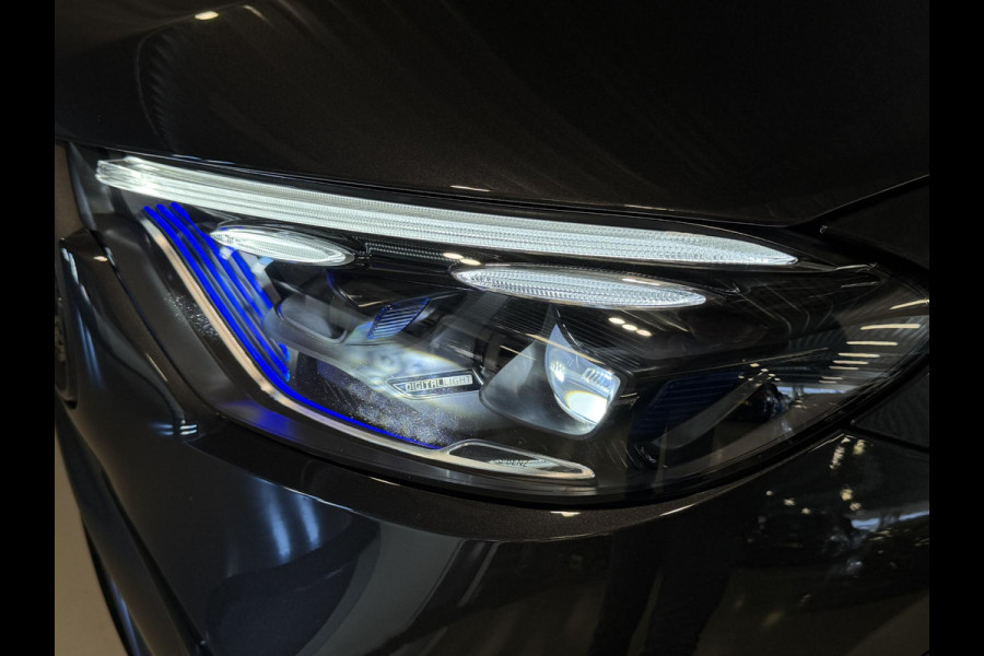 Mercedes-Benz GLC 300e 4MATIC AMG Line 20"/Trekhaak/Panoramadak/Burmester/Adaptieve cruise/Leder + memory/Stuur + stoelverwarming/360 camera/Head-up/Dodehoek/Sfeerverlichting