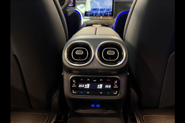 Mercedes-Benz GLC 300e 4MATIC AMG Line 20"/Trekhaak/Panoramadak/Burmester/Adaptieve cruise/Leder + memory/Stuur + stoelverwarming/360 camera/Head-up/Dodehoek/Sfeerverlichting