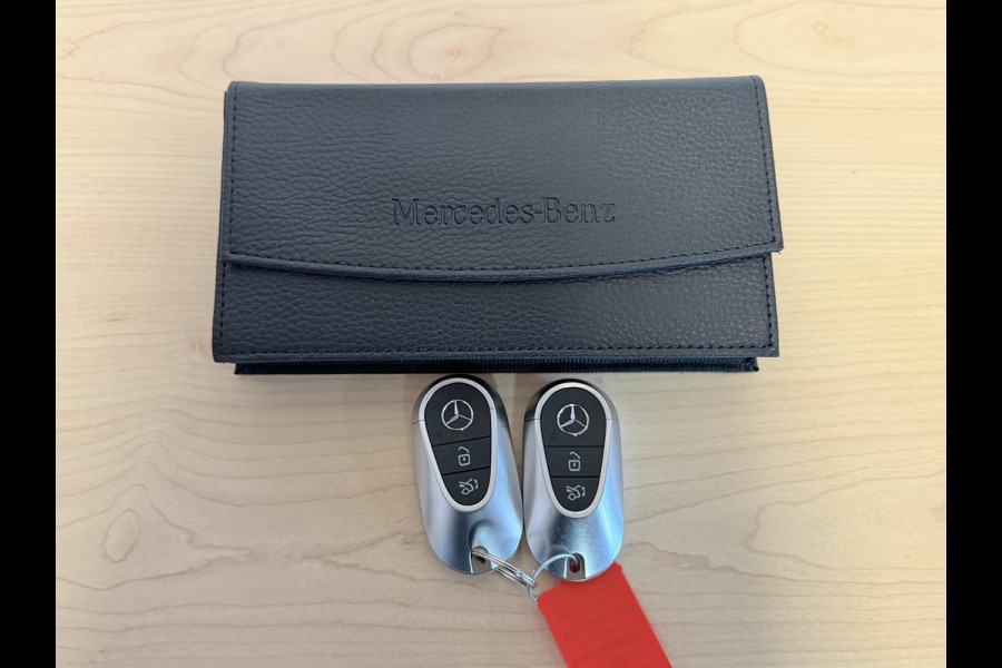 Mercedes-Benz GLC 300e 4MATIC AMG Line 20"/Trekhaak/Panoramadak/Burmester/Adaptieve cruise/Leder + memory/Stuur + stoelverwarming/360 camera/Head-up/Dodehoek/Sfeerverlichting