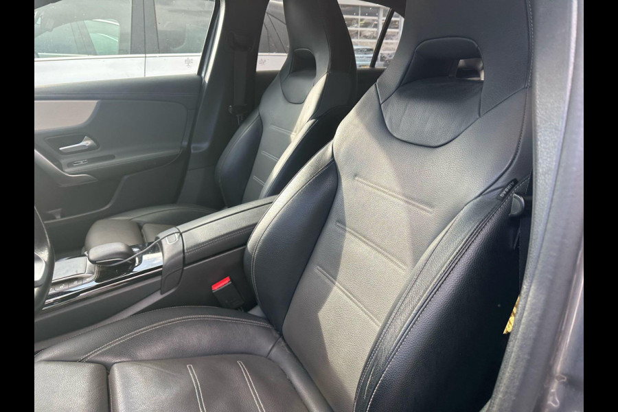 Mercedes-Benz A-Klasse 250 e Premium Plus Verwacht ! | 218 PK | Trekhaak | Widescreen | Night pakket | Stoelverwarming | Interieurverlichting |