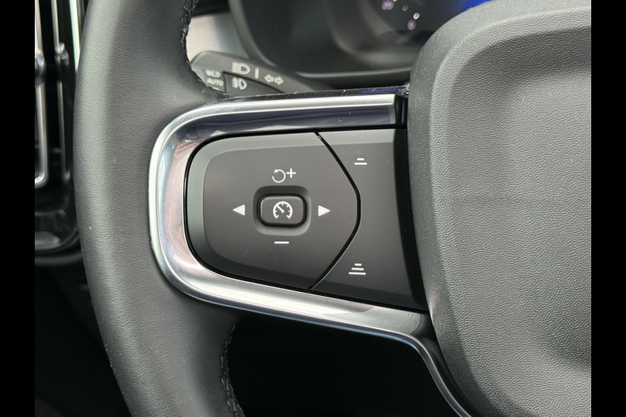 Volvo XC40 2.0 B4 Plus Black Edition | Pano | Memory | Pilot Assist | H/K Audio | 20 inch