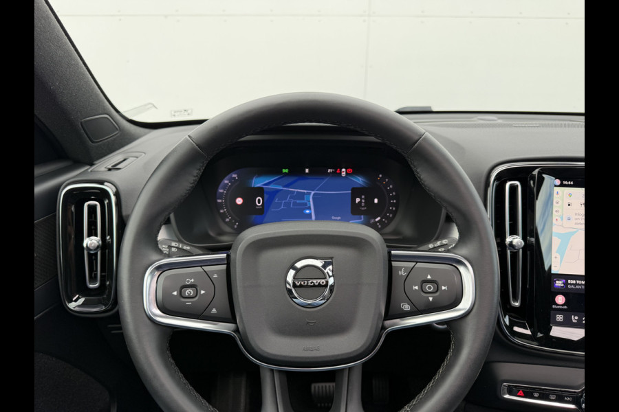 Volvo XC40 2.0 B4 Plus Black Edition | Pano | Memory | Pilot Assist | H/K Audio | 20 inch