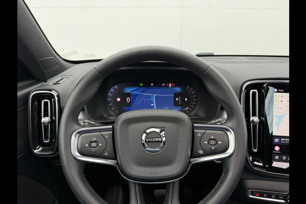 Volvo XC40 2.0 B4 Plus Black Edition | Pano | Memory | Pilot Assist | H/K Audio | 20 inch