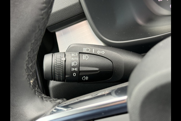 Volvo XC40 2.0 B4 Plus Black Edition | Pano | Memory | Pilot Assist | H/K Audio | 20 inch