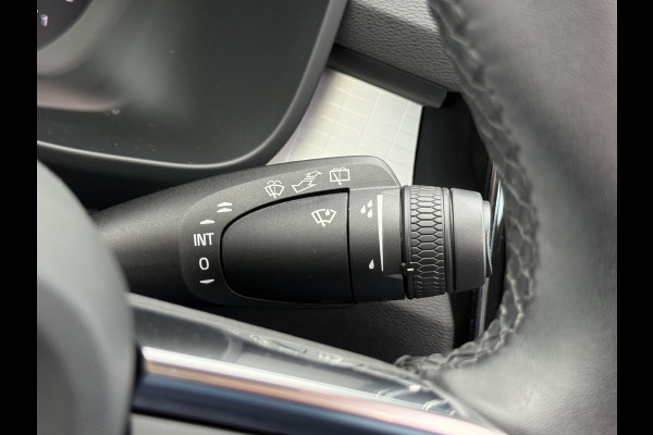 Volvo XC40 2.0 B4 Plus Black Edition | Pano | Memory | Pilot Assist | H/K Audio | 20 inch