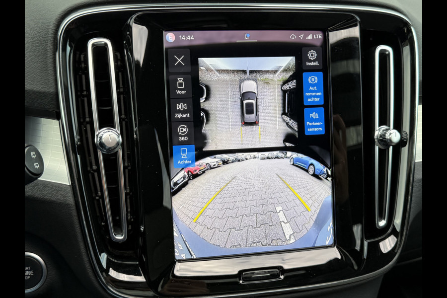 Volvo XC40 2.0 B4 Plus Black Edition | Pano | Memory | Pilot Assist | H/K Audio | 20 inch
