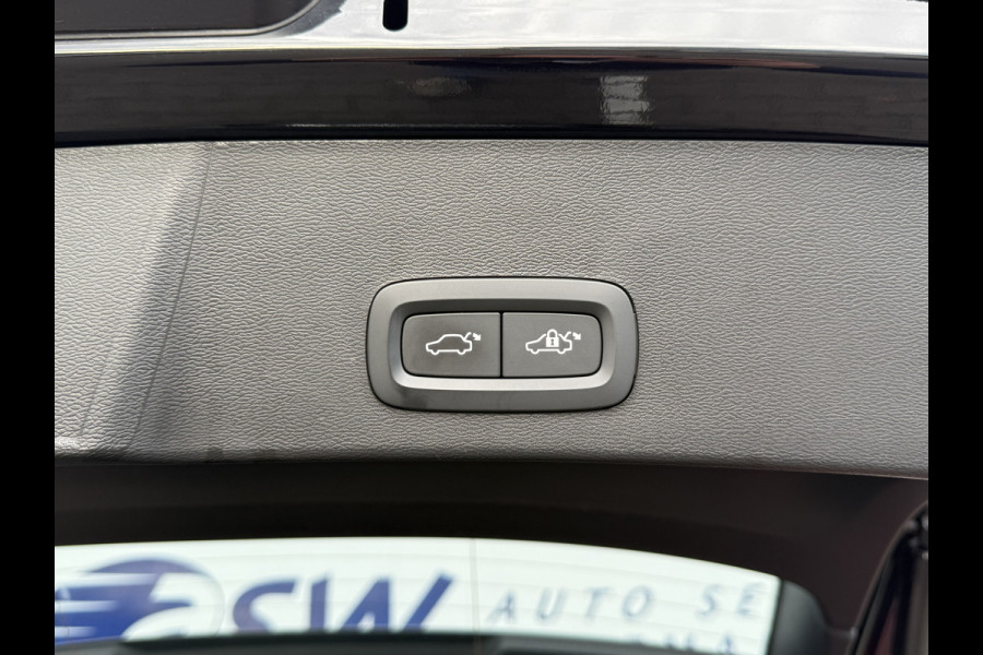Volvo XC40 2.0 B4 Plus Black Edition | Pano | Memory | Pilot Assist | H/K Audio | 20 inch