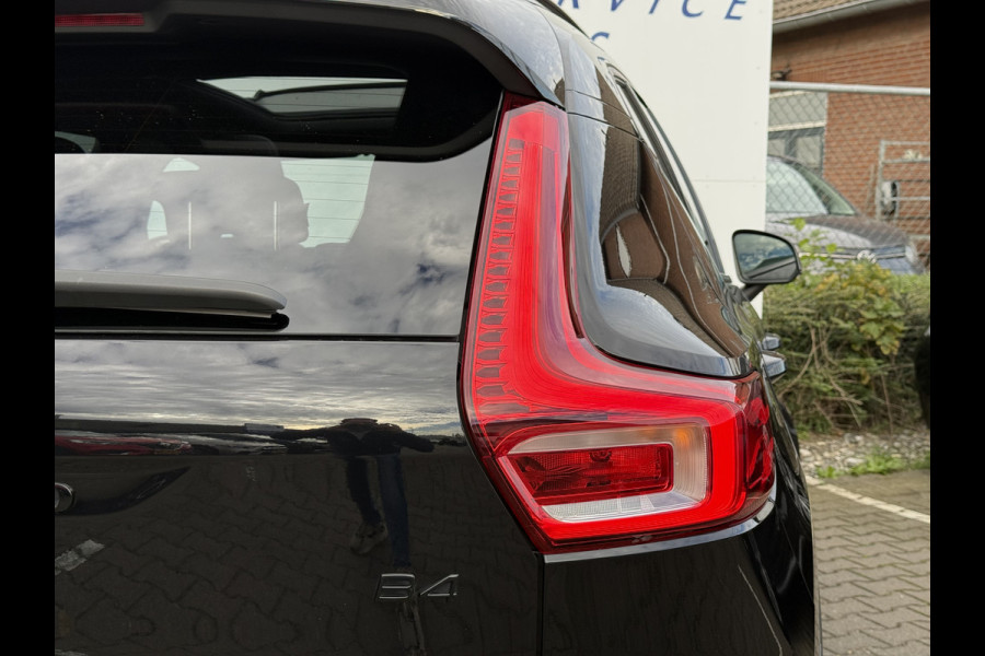Volvo XC40 2.0 B4 Plus Black Edition | Pano | Memory | Pilot Assist | H/K Audio | 20 inch
