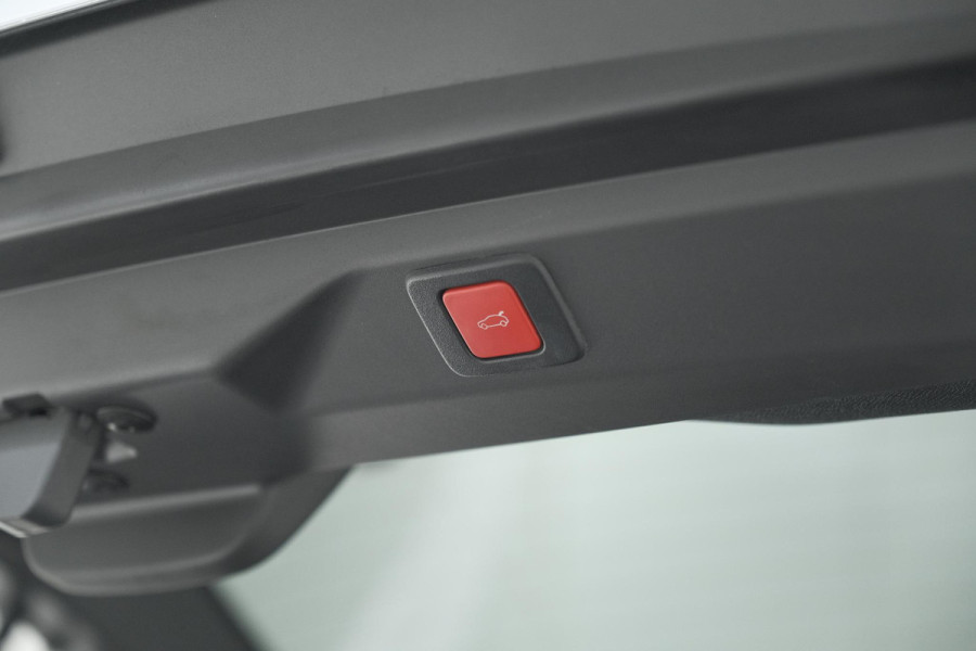 Peugeot 3008 1.2 Hybrid 145 GT | Elektrische Kofferklep | Camera | Adaptieve Cruise Control | Apple CarPlay