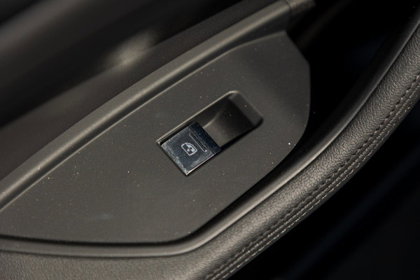 Audi e-tron E-tron 50 quattro S Line 71 kWh Soh 95% I S Line I Panoramadak I 22" I Adaptive Cruise I Luchtvering I CarPlay