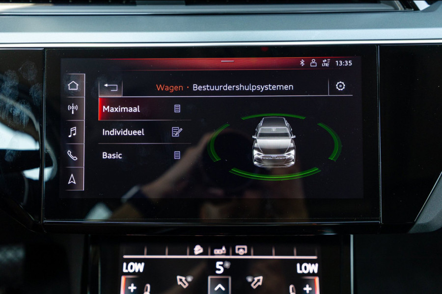 Audi e-tron E-tron 50 quattro S Line 71 kWh Soh 95% I S Line I Panoramadak I 22" I Adaptive Cruise I Luchtvering I CarPlay