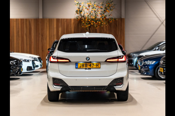 BMW 2 Serie Active Tourer 218i M-Sport, Apple Carplay, Android, Leder, Navi, Voll Led, Ambiënte Light, Wide Screen, Camera, PDC