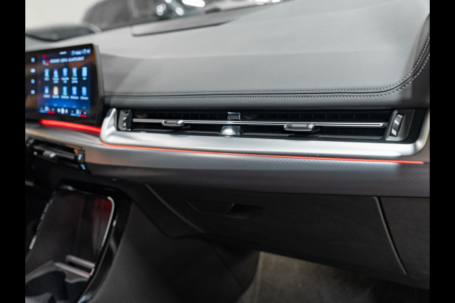 BMW 2 Serie Active Tourer 218i M-Sport, Apple Carplay, Android, Leder, Navi, Voll Led, Ambiënte Light, Wide Screen, Camera, PDC
