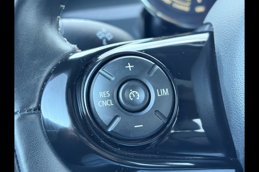 MINI Electric Yours 33 kWh Pano.dal Leer Carplay Camera Red Chili