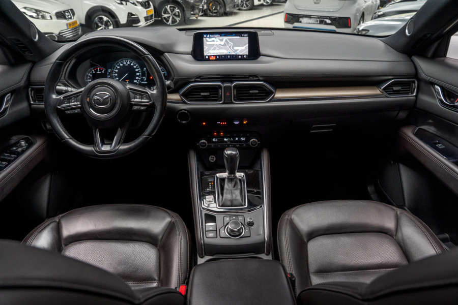 Mazda CX-5 2.5 4WD SkyActiv-G 194 HUD Bose 360 ACC Open dak Stuurverwarming Stoelventilatie Stoelverwarming voor & achter Memory seats Elektr. bedienbare achterklep PDC Climate Control Cruise Control Afneembaar trekhaak LM velgen