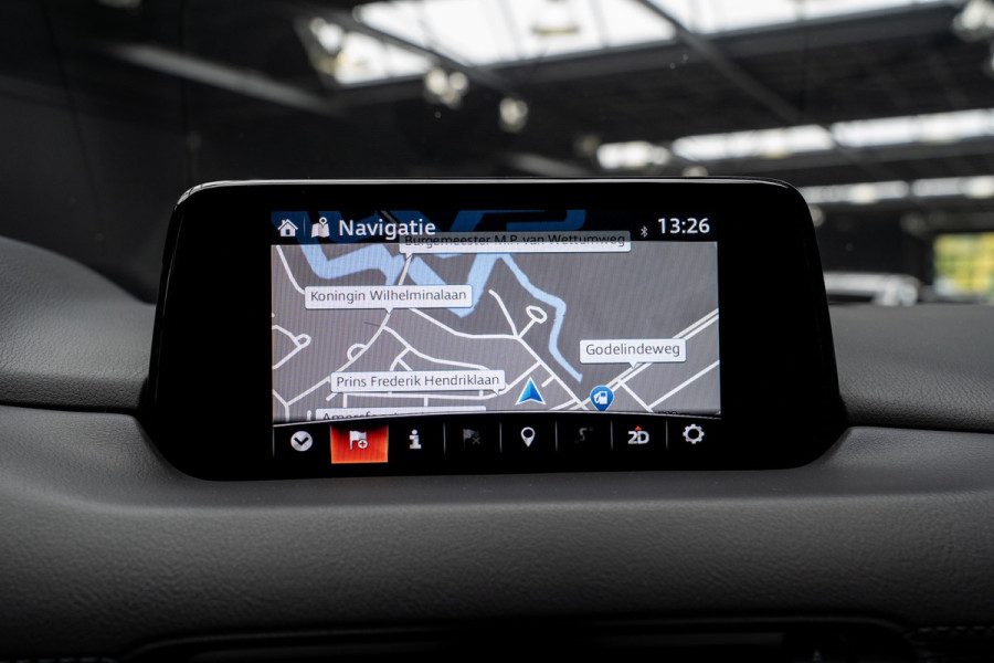 Mazda CX-5 2.5 4WD SkyActiv-G 194 HUD Bose 360 ACC Open dak Stuurverwarming Stoelventilatie Stoelverwarming voor & achter Memory seats Elektr. bedienbare achterklep PDC Climate Control Cruise Control Afneembaar trekhaak LM velgen