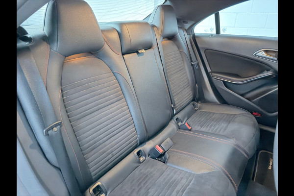 Mercedes-Benz CLA-Klasse 180 Prestige*Led*Stoelverwarming*Amg-Line*