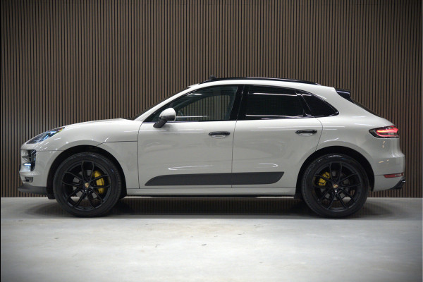 Porsche Macan 2.0 | Krijt Grijs | Panoramadak | Sportchrono | Memory Seats | Elektrische Stoelen 18 Weg Verstelbaar | Apple Carplay | PDLS LED | Luchtvering | Camera | Leer | Navigatie | Dodehoekdetectie | Cru