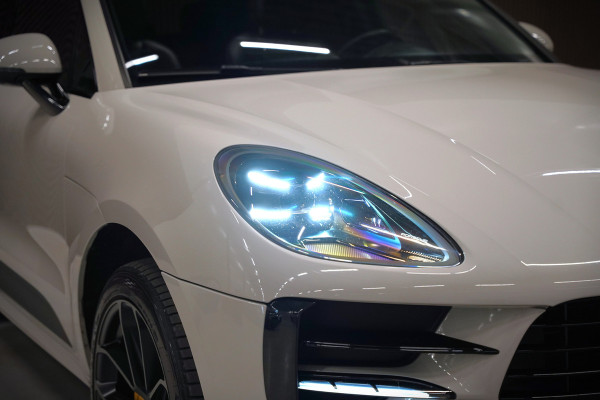 Porsche Macan 2.0 | Krijt Grijs | Panoramadak | Sportchrono | Memory Seats | Elektrische Stoelen 18 Weg Verstelbaar | Apple Carplay | PDLS LED | Luchtvering | Camera | Leer | Navigatie | Dodehoekdetectie | Cru