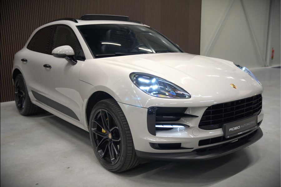 Porsche Macan 2.0 | Krijt Grijs | Panoramadak | Sportchrono | Memory Seats | Elektrische Stoelen 18 Weg Verstelbaar | Apple Carplay | PDLS LED | Luchtvering | Camera | Leer | Navigatie | Dodehoekdetectie | Cru