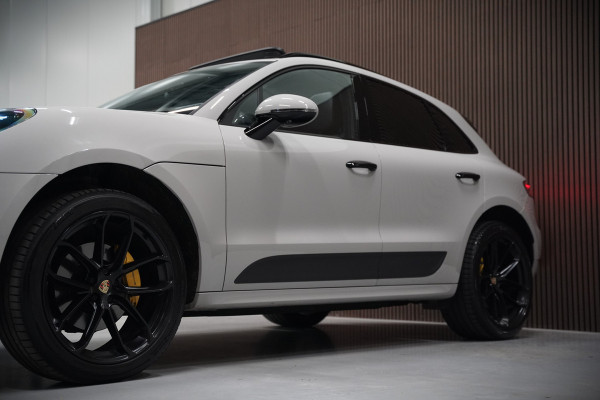 Porsche Macan 2.0 | Krijt Grijs | Panoramadak | Sportchrono | Memory Seats | Elektrische Stoelen 18 Weg Verstelbaar | Apple Carplay | PDLS LED | Luchtvering | Camera | Leer | Navigatie | Dodehoekdetectie | Cru
