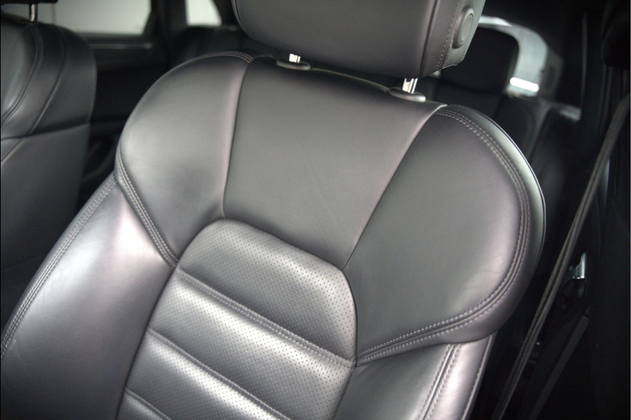 Porsche Macan 2.0 | Krijt Grijs | Panoramadak | Sportchrono | Memory Seats | Elektrische Stoelen 18 Weg Verstelbaar | Apple Carplay | PDLS LED | Luchtvering | Camera | Leer | Navigatie | Dodehoekdetectie | Cru