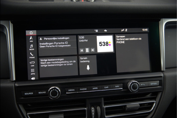 Porsche Macan 2.0 | Krijt Grijs | Panoramadak | Sportchrono | Memory Seats | Elektrische Stoelen 18 Weg Verstelbaar | Apple Carplay | PDLS LED | Luchtvering | Camera | Leer | Navigatie | Dodehoekdetectie | Cru