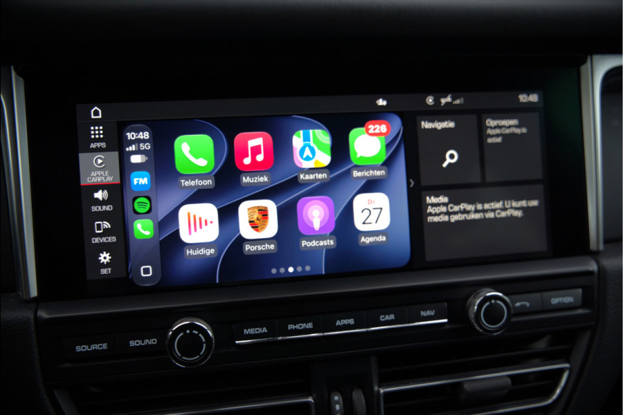 Porsche Macan 2.0 | Krijt Grijs | Panoramadak | Sportchrono | Memory Seats | Elektrische Stoelen 18 Weg Verstelbaar | Apple Carplay | PDLS LED | Luchtvering | Camera | Leer | Navigatie | Dodehoekdetectie | Cru