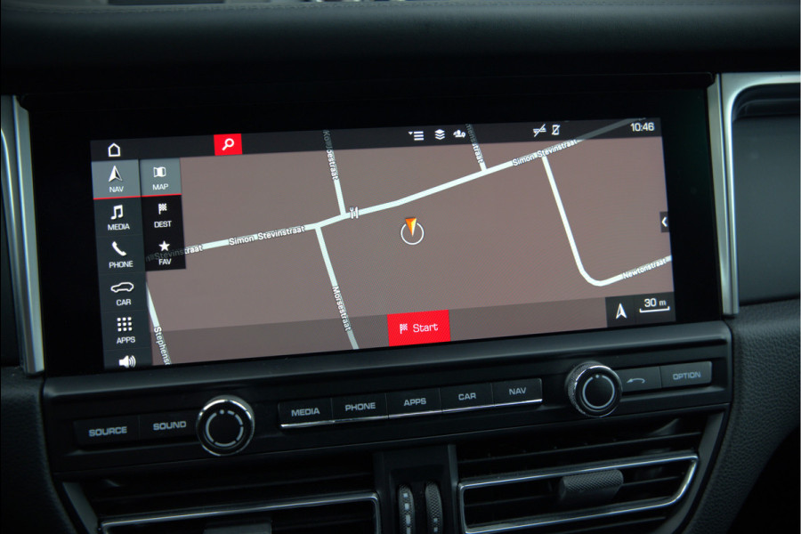 Porsche Macan 2.0 | Krijt Grijs | Panoramadak | Sportchrono | Memory Seats | Elektrische Stoelen 18 Weg Verstelbaar | Apple Carplay | PDLS LED | Luchtvering | Camera | Leer | Navigatie | Dodehoekdetectie | Cru