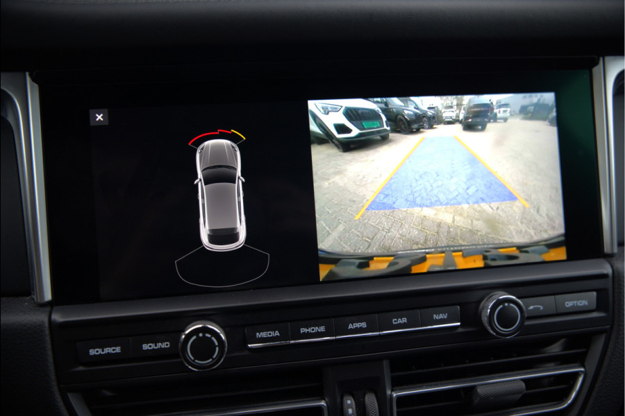 Porsche Macan 2.0 | Krijt Grijs | Panoramadak | Sportchrono | Memory Seats | Elektrische Stoelen 18 Weg Verstelbaar | Apple Carplay | PDLS LED | Luchtvering | Camera | Leer | Navigatie | Dodehoekdetectie | Cru