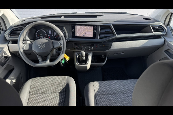 Volkswagen Transporter 2.0 TDI L2H1 30 DC Highline Navi Airco Cruise Control Trekhaak Carplay All-Season Lat om Lat betimmert