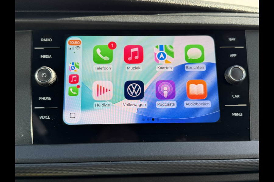 Volkswagen Transporter 2.0 TDI L2H1 30 DC Highline Navi Airco Cruise Control Trekhaak Carplay All-Season Lat om Lat betimmert