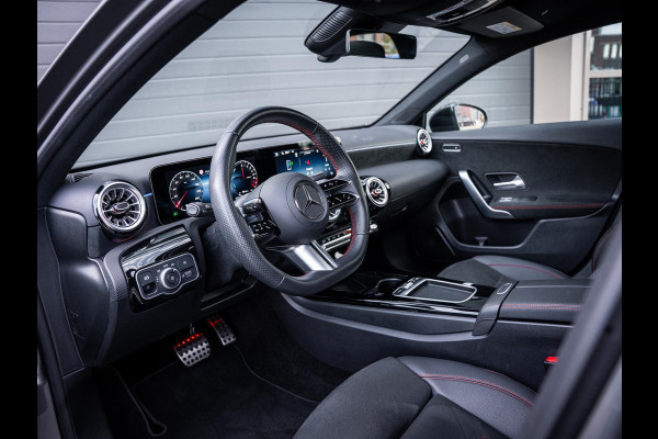 Mercedes-Benz A-Klasse A250 e Business Solution AMG - Pano l ACC l Sfeerverl. l Keyless