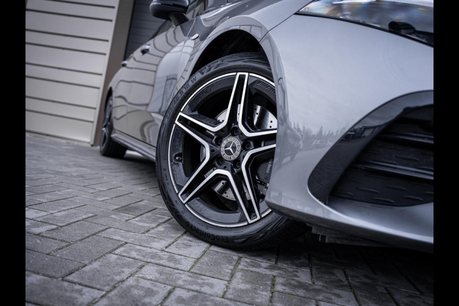 Mercedes-Benz A-Klasse A250 e Business Solution AMG - Pano l ACC l Sfeerverl. l Keyless