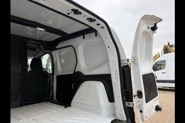 Renault Kangoo 1.3 TCe 130 EDC **Benzine** Automaat Trekhaak Airco Cruise Control Navigatie Camera Parkeersensoren Achter